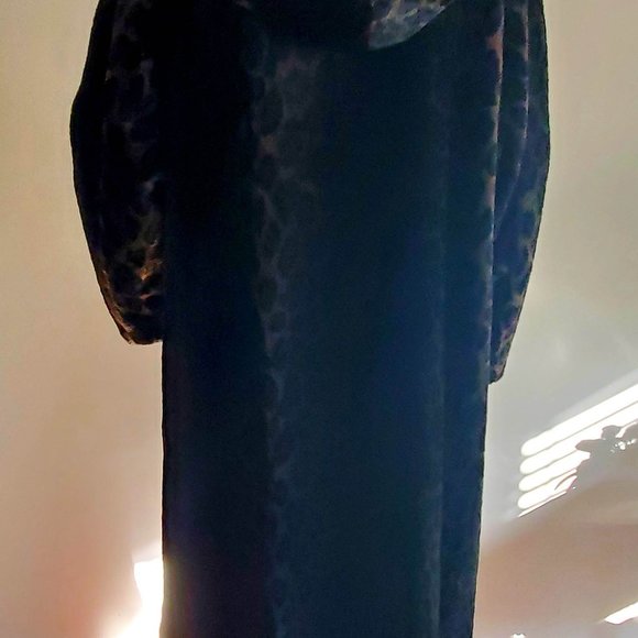 Fabulous Faux Fur Coat - Picture 7 of 17